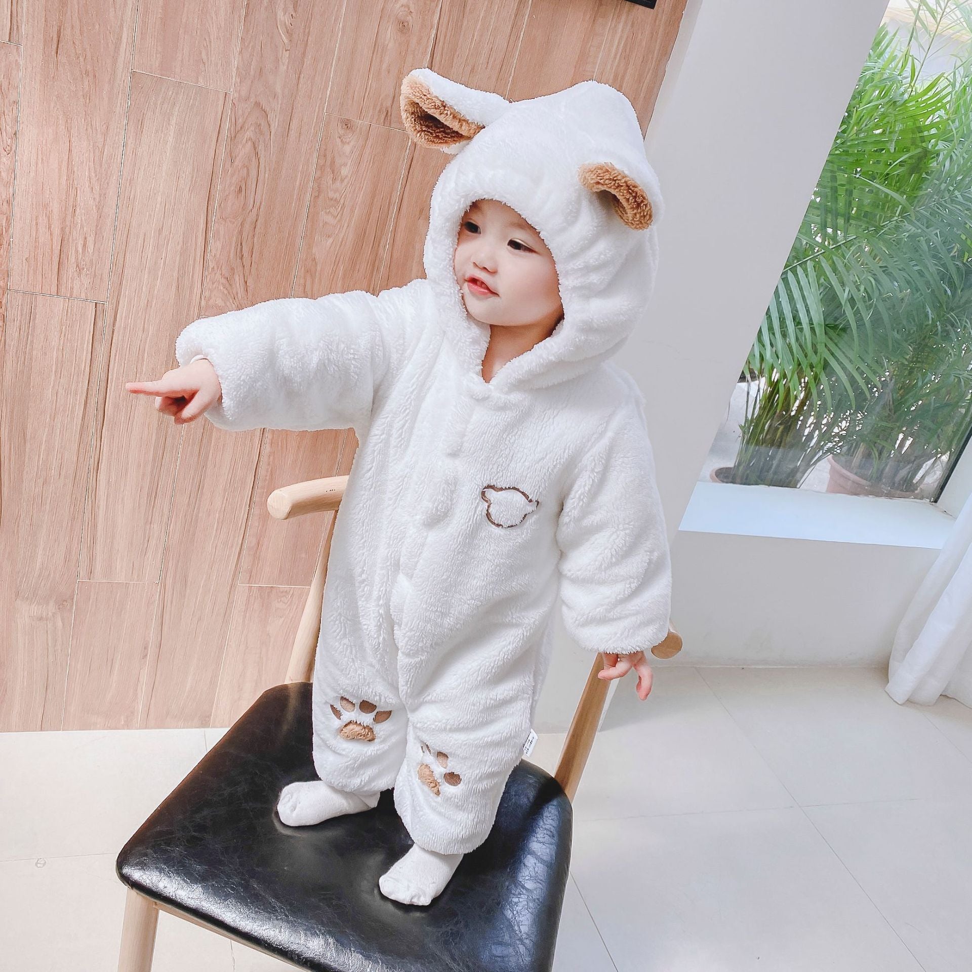 newborn baby's quilted bodysuit Romper for winter outdoor