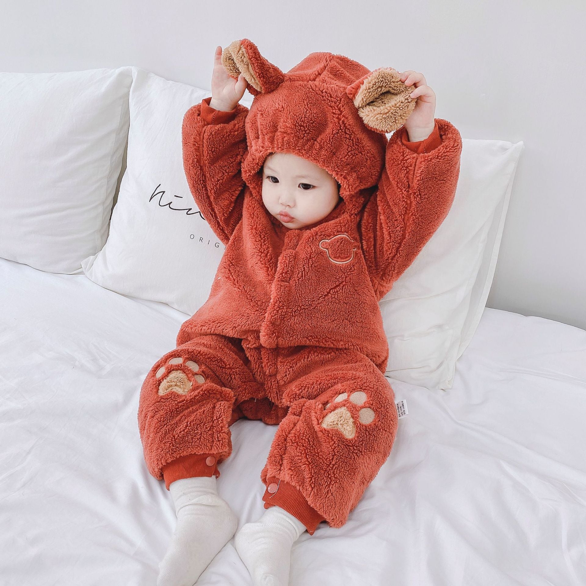 newborn baby's quilted bodysuit Romper for winter outdoor